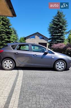 Хетчбек Opel Astra 2011 в Дрогобичі