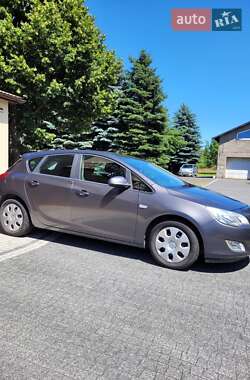 Хетчбек Opel Astra 2011 в Дрогобичі