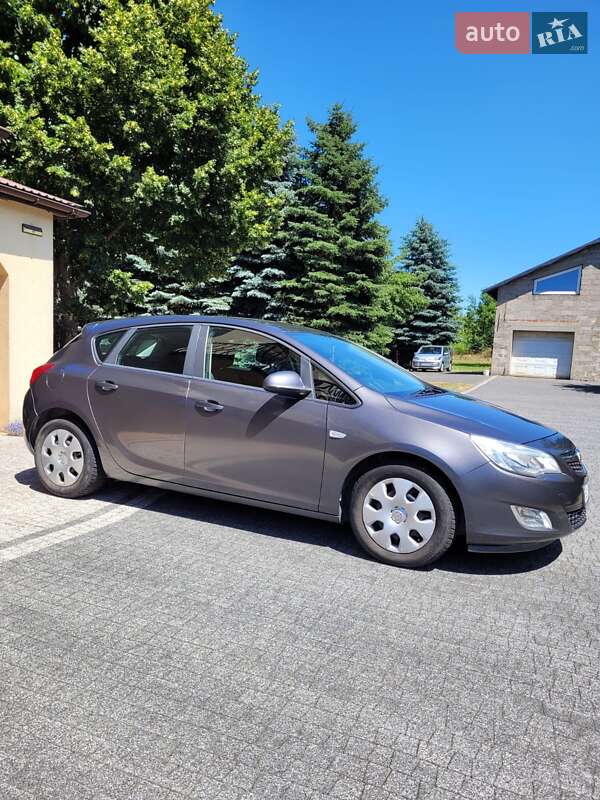 Хэтчбек Opel Astra 2011 в Дрогобыче фото 4 Хэтчбек Opel Astra 2011 в Дрогобыче