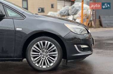Универсал Opel Astra 2013 в 
