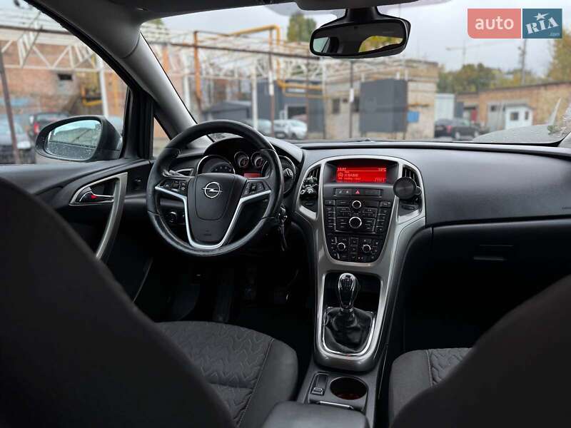 Универсал Opel Astra 2013 в Киеве фото 36 Универсал Opel Astra 2013 в Киеве