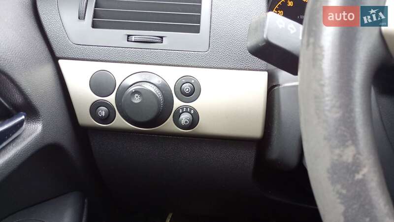 Универсал Opel Astra 2008 в Хырове