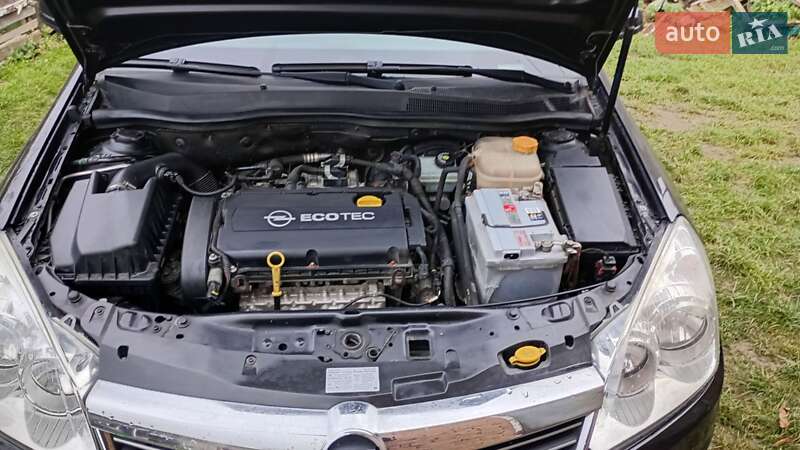 Универсал Opel Astra 2008 в Хырове