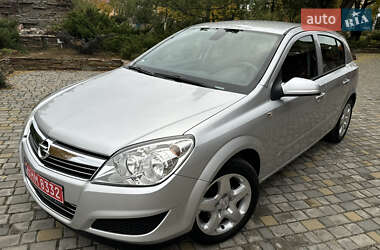 Хетчбек Opel Astra 2008 в 