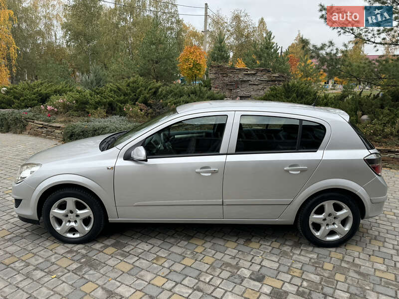 Хэтчбек Opel Astra 2008 в Харькове