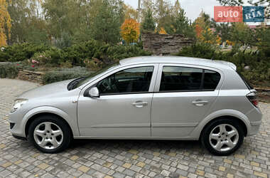 Хетчбек Opel Astra 2008 в 