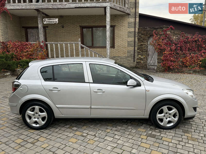 Хэтчбек Opel Astra 2008 в Харькове