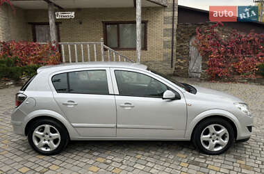Хетчбек Opel Astra 2008 в 