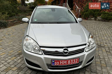 Хетчбек Opel Astra 2008 в 