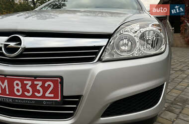 Хетчбек Opel Astra 2008 в 