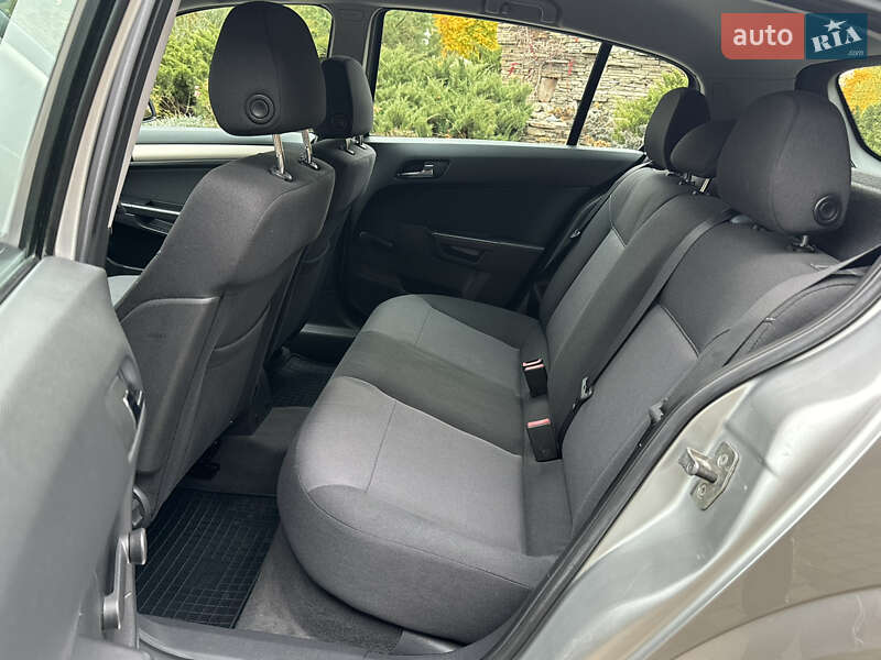 Хэтчбек Opel Astra 2008 в Харькове
