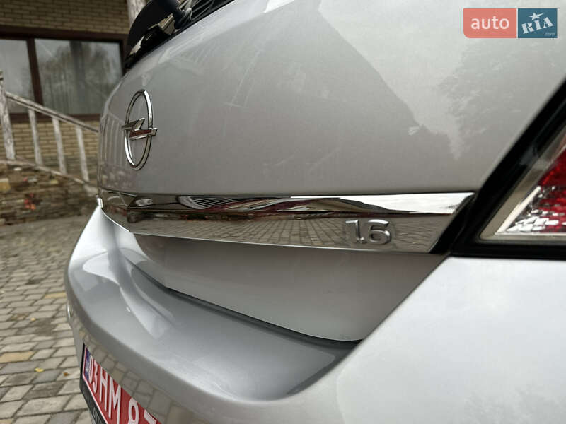 Хэтчбек Opel Astra 2008 в Харькове