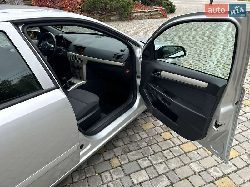Хэтчбек Opel Astra 2008 в Харькове