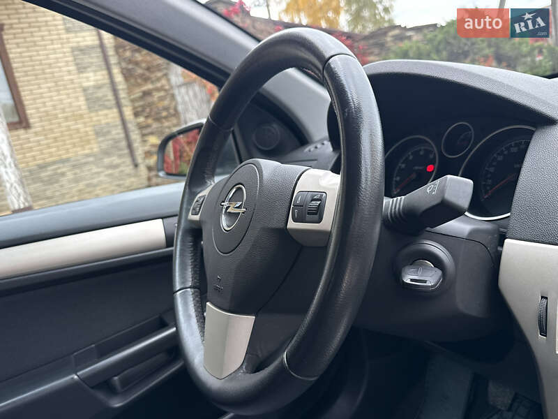 Хэтчбек Opel Astra 2008 в Харькове