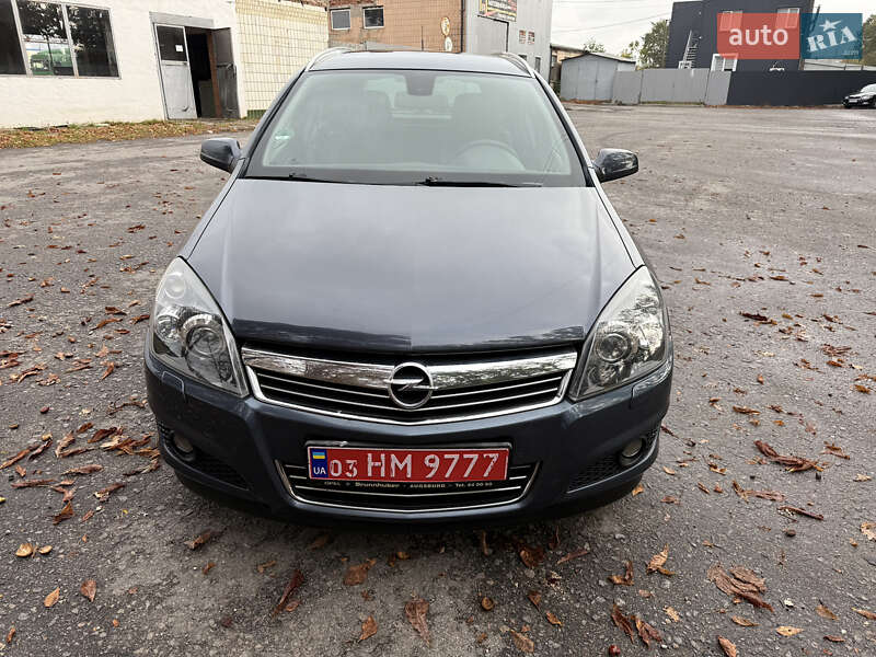 Универсал Opel Astra 2009 в Полтаве