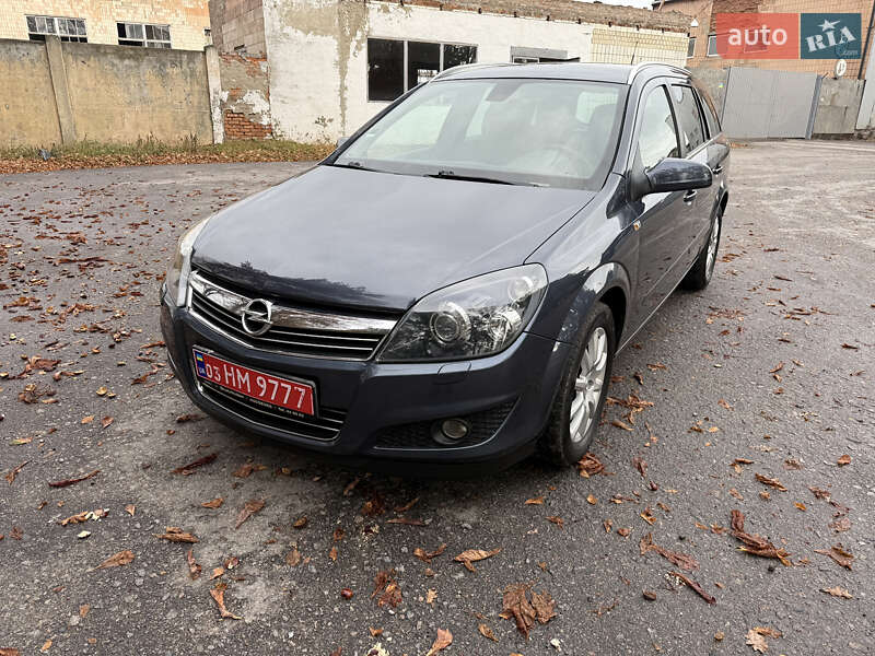 Универсал Opel Astra 2009 в Полтаве