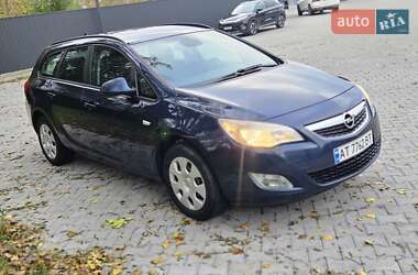 Opel Astra 2011