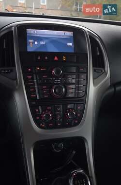 Универсал Opel Astra 2011 в 