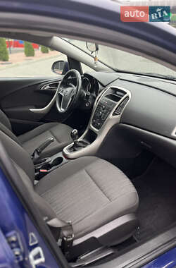 Универсал Opel Astra 2011 в 