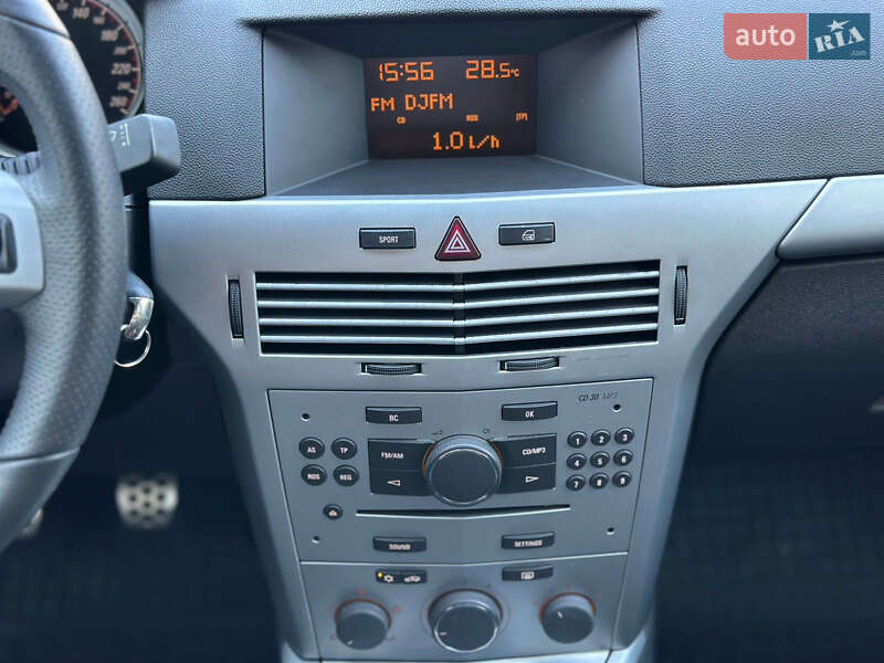 Универсал Opel Astra 2006 в Луцке