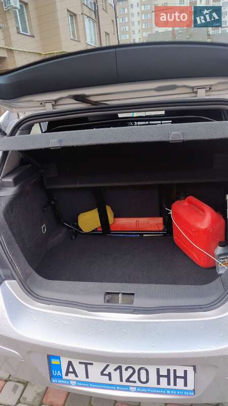 Хэтчбек Opel Astra 2010 в Ивано-Франковске