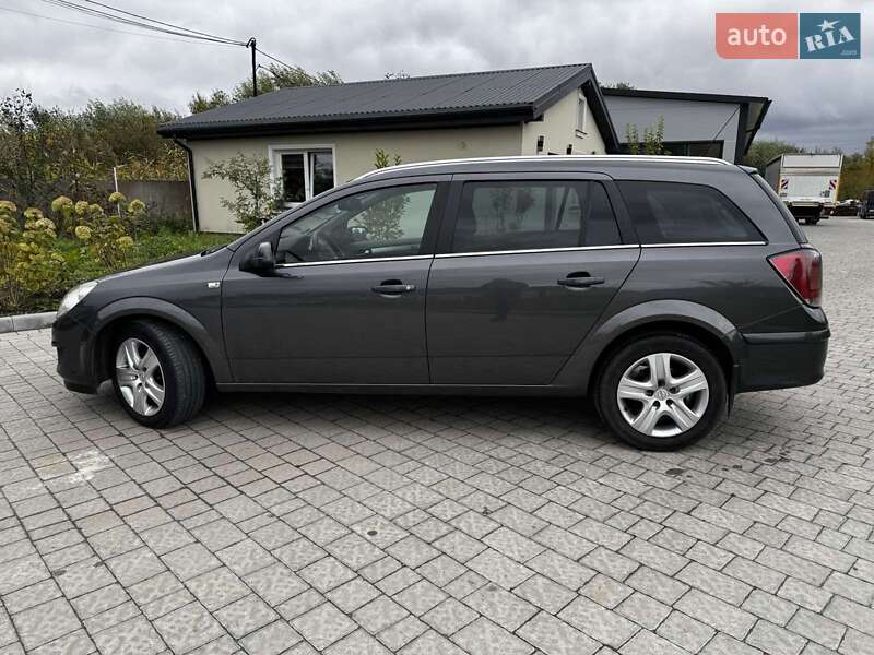 Универсал Opel Astra 2009 в Львове