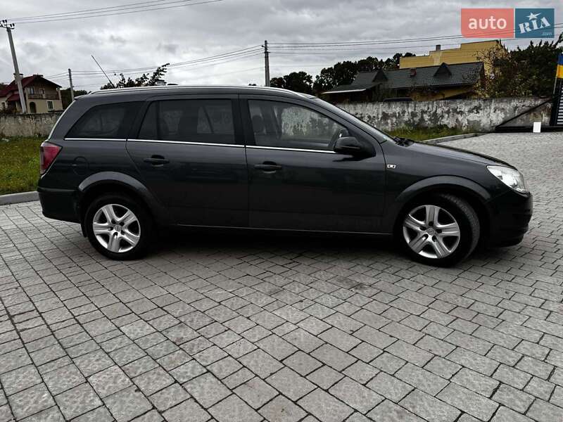 Универсал Opel Astra 2009 в Львове