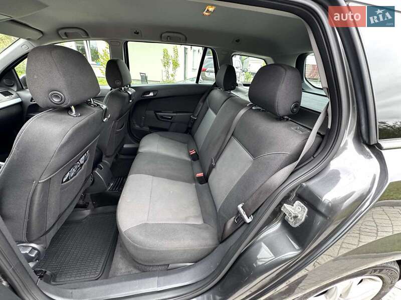Универсал Opel Astra 2009 в Львове