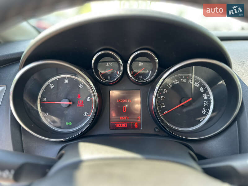 Универсал Opel Astra 2011 в Ровно