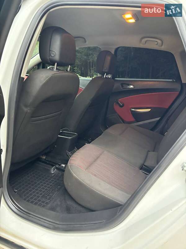 Хэтчбек Opel Astra 2010 в Жовкве фото 17 Хэтчбек Opel Astra 2010 в Жовкве