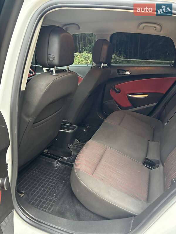 Хэтчбек Opel Astra 2010 в Жовкве фото 22 Хэтчбек Opel Astra 2010 в Жовкве