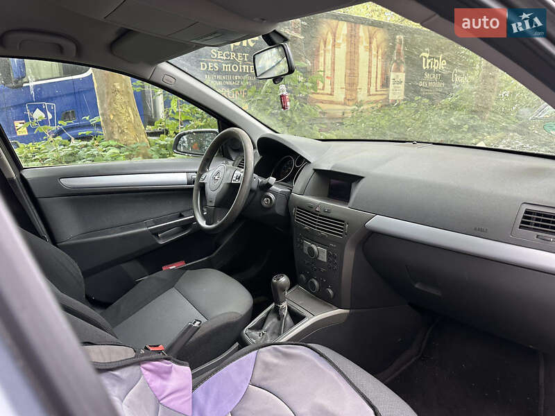 Универсал Opel Astra 2006 в Луцке