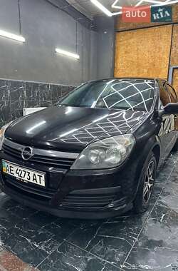 Хэтчбек Opel Astra 2006 в 