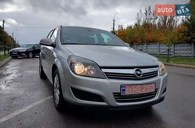 Универсал Opel Astra 2010 в 