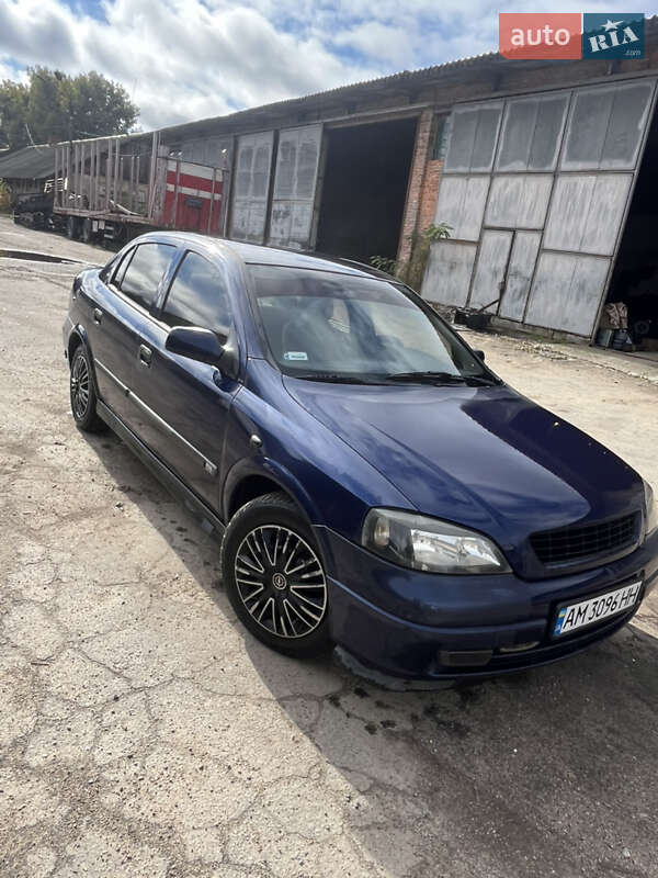 Седан Opel Astra 2000 в Житомире