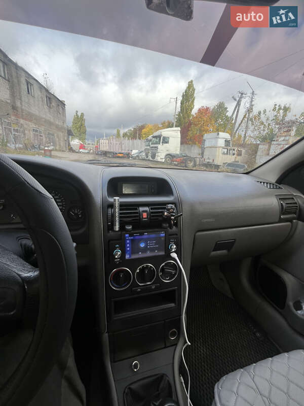 Седан Opel Astra 2000 в Житомире