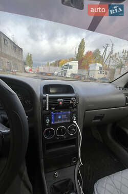 Седан Opel Astra 2000 в 