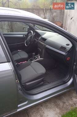Универсал Opel Astra 2005 в Ужгороде
