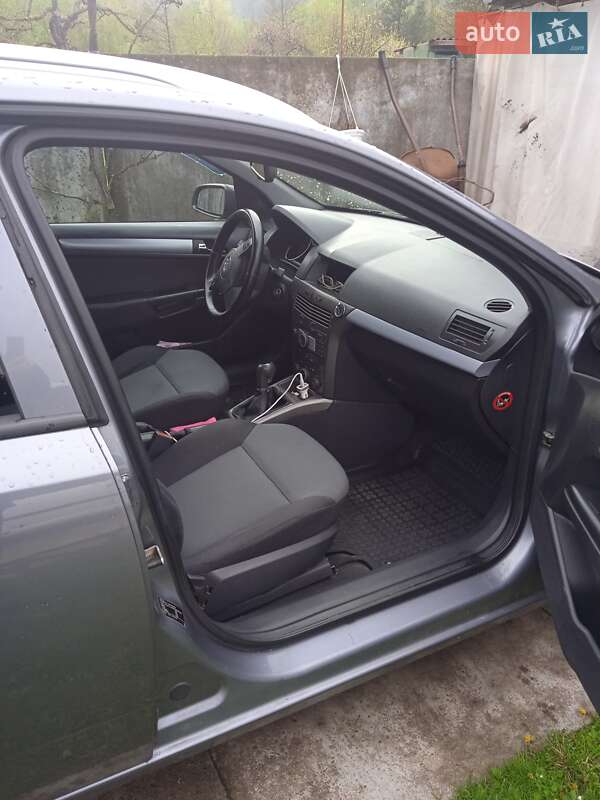 Универсал Opel Astra 2005 в Ужгороде фото Универсал Opel Astra 2005 в Ужгороде