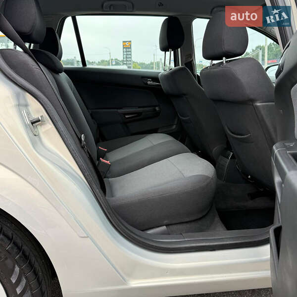 Универсал Opel Astra 2006 в Виннице