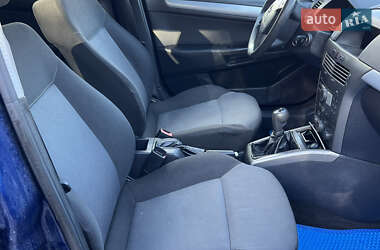 Универсал Opel Astra 2005 в  фото 16 Универсал Opel Astra 2005 в