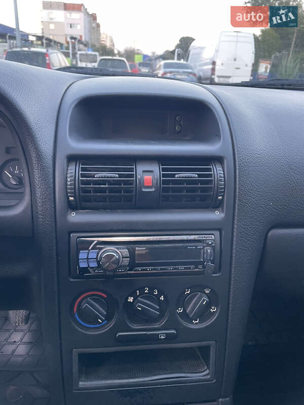 Седан Opel Astra 2007 в Староконстантинове