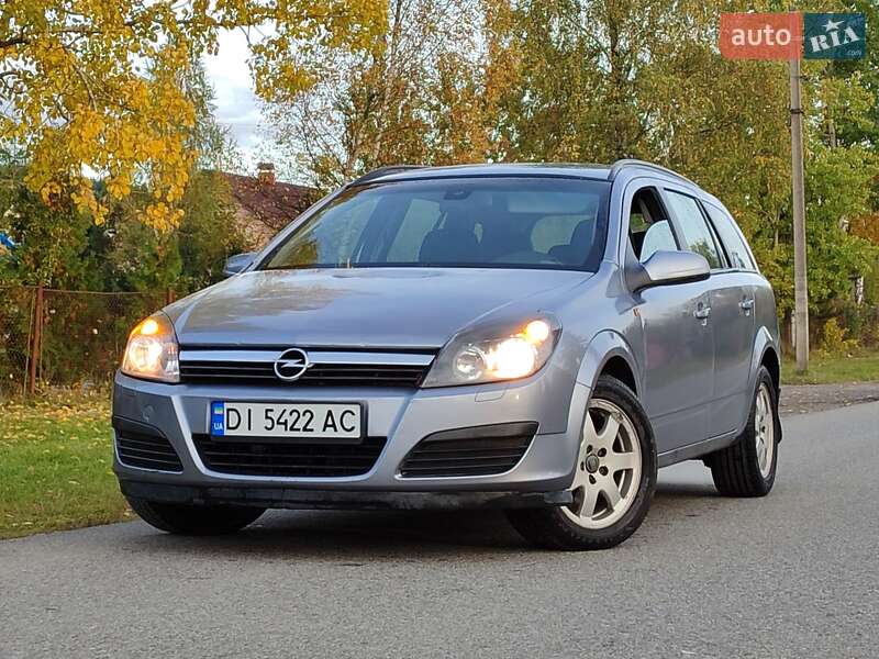 Универсал Opel Astra 2005 в Старом Самборе