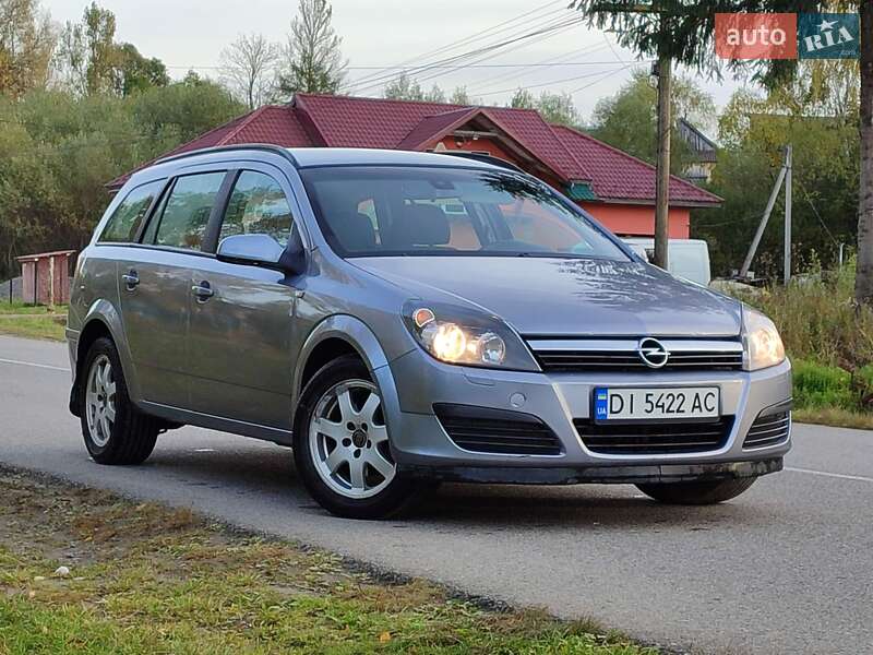 Универсал Opel Astra 2005 в Старом Самборе