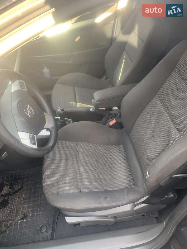 Универсал Opel Astra 2006 в Узине фото 7 Универсал Opel Astra 2006 в Узине