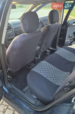 Универсал Opel Astra 2002 в  фото 48 Универсал Opel Astra 2002 в