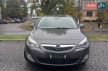 Opel Astra 2011