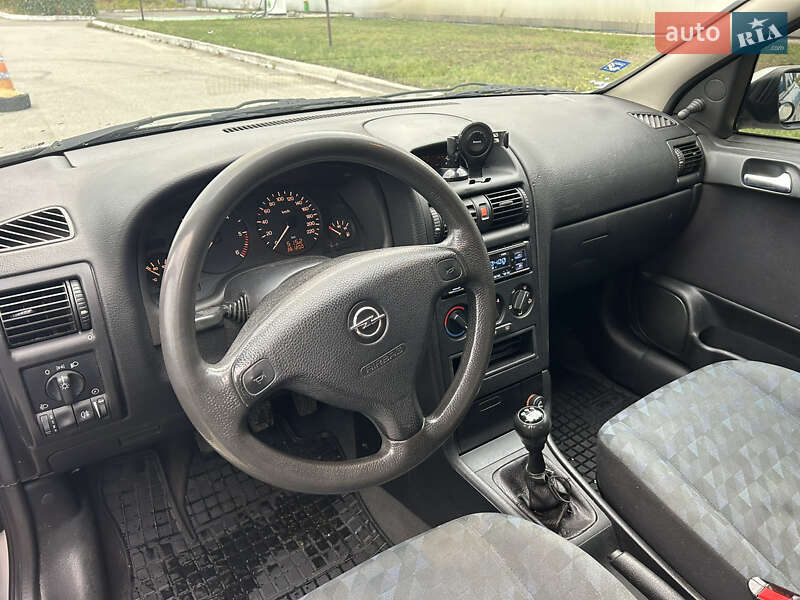Хэтчбек Opel Astra 2000 в Немишаево