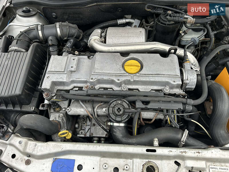 Хэтчбек Opel Astra 2000 в Немишаево