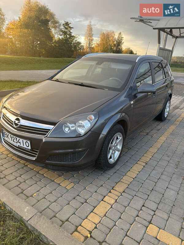 Универсал Opel Astra 2010 в Костополе фото 2 Универсал Opel Astra 2010 в Костополе
